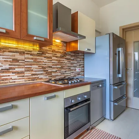 アパート Modern Three Bedroom In