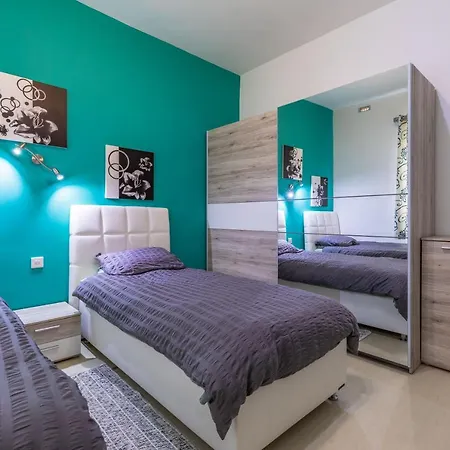 Modern Three Bedroom In * Msida