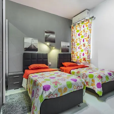 Modern Three Bedroom In * Msida