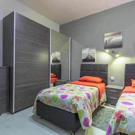 Modern Three Bedroom In *