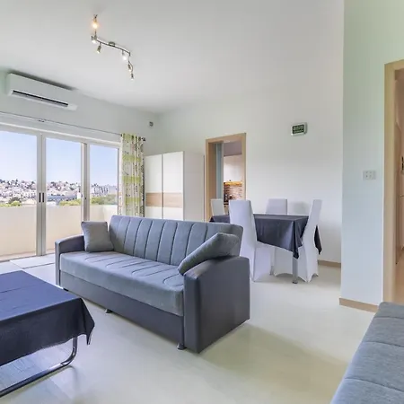 Modern Three Bedroom In *